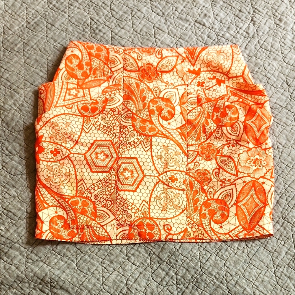 Forever 21 Orange and White Patterned Fabric
